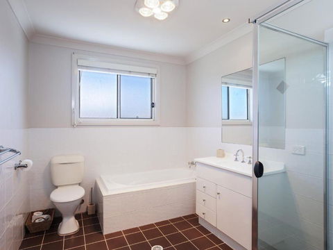 Relax At Pacific 1 / 26 Pacific Avenue Private Duplex With Enclosed Yard - Taree Accommodation 2