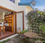 SEAVIEWS MORNINGTON.... - Taree Accommodation