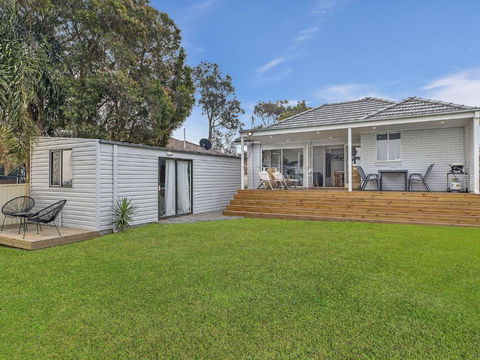 Toukley Waterfront Oasis - Taree Accommodation 2