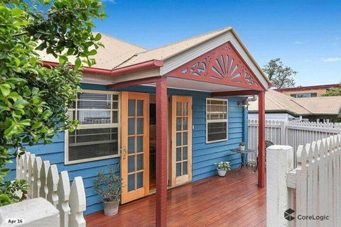 Stylish 3BD Family Home In Leafy Paddington - Taree Accommodation 5