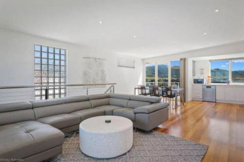 SEA NOOK Seconds From The Beach - Taree Accommodation 1