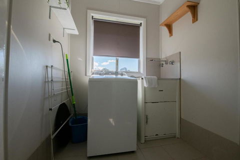 Autumn St. Trendy East Orange Near CBD - Taree Accommodation 3