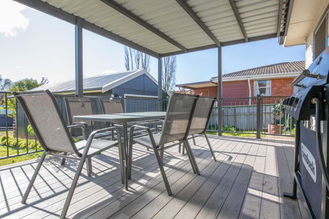 Autumn St. Trendy East Orange Near CBD - Taree Accommodation 5