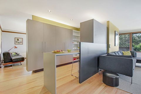 On The Hill At Metung - Taree Accommodation 6