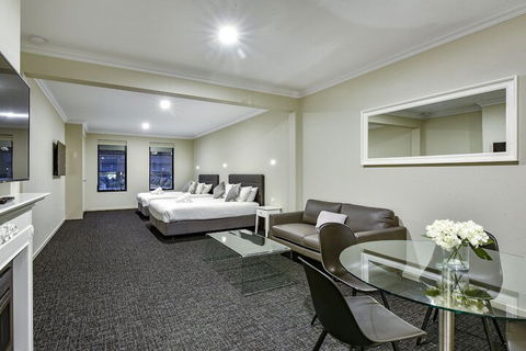 Aloha Central Premium Studios - Taree Accommodation 2