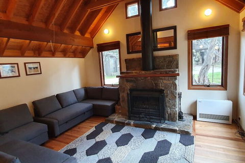 SNOWED INN Apartment - Taree Accommodation 3