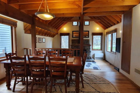 SNOWED INN Apartment - Taree Accommodation 5