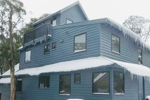 SNOWED INN Apartment - Taree Accommodation 1