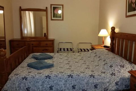 About Town Cottages - Taree Accommodation 2