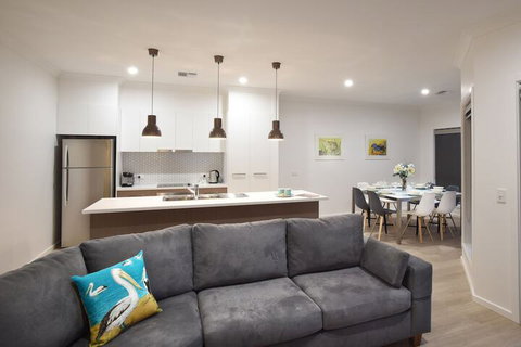 Boats And Bedzzz Houseboat Stays & Renmark River Villas - Taree Accommodation 7