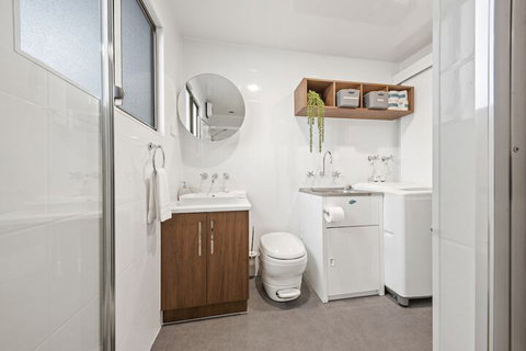 Boats And Bedzzz Houseboat Stays & Renmark River Villas - Taree Accommodation 2