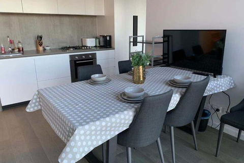 Avant Garde Living In The Heart Of The City - Taree Accommodation 7