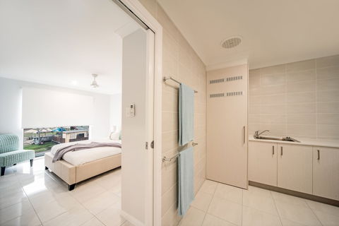 Airlie On Main Street Airlie Beach - Taree Accommodation 3