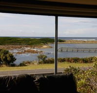 Swan Cottage - Taree Accommodation