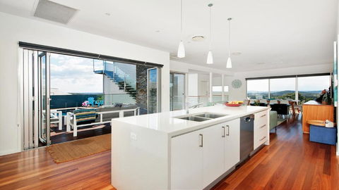 The Lookout Ultra Modern & Luxurious - Taree Accommodation 5