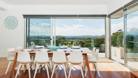 The Lookout Ultra Modern & Luxurious - Taree Accommodation 4