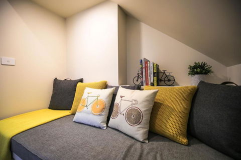 A Pear Tree Loft - Taree Accommodation 2