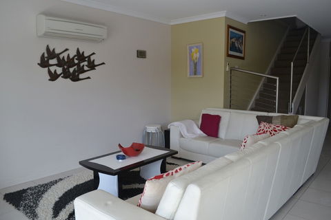 Cypress Drive Townhouse - Taree Accommodation 5