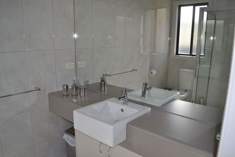 Cypress Drive Townhouse - Taree Accommodation 1