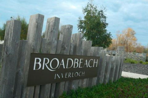 ONE LEVEL At BROADBEACH RESORT - Taree Accommodation 0