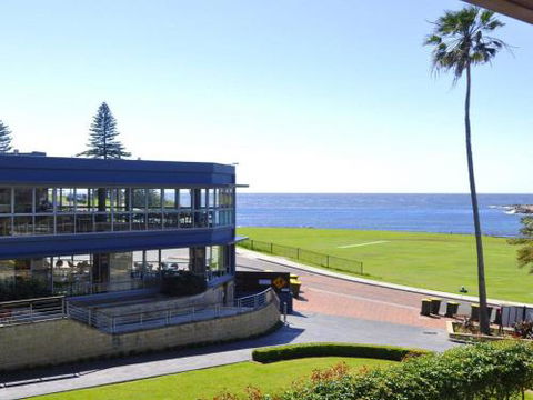 Anchorage AtHarbourside Magnificent Views - Taree Accommodation 3
