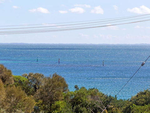 BEACH BELLE MORNINGTON - Taree Accommodation 4