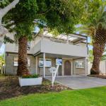 SANTORINI BEACH HOUSE SAFETY BEACH - Taree Accommodation 0