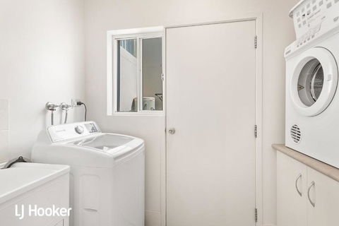 Absolute Waterfront At Anna Bay - Taree Accommodation 2