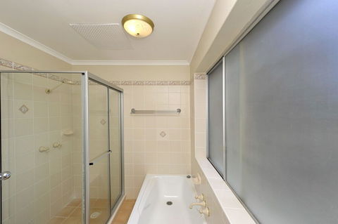 Adriana 6 / 83 85 Ronald Avenue - Taree Accommodation 3