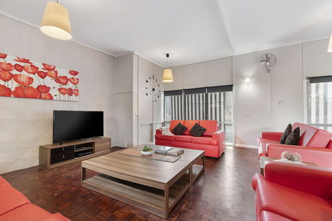 The Gazebo Place - Spacious 4 Bedroom Near Murray River - Taree Accommodation 2