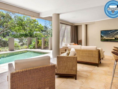 The Stanwell Beach Glass House Beach & Pool - Taree Accommodation 4