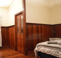 Gargoyle Lodge - Taree Accommodation