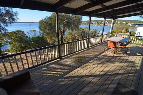 CDC 625 Beach House Incl.rear 2BR Studio - Taree Accommodation 6