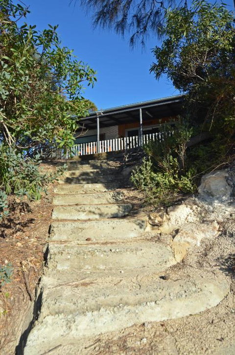 CDC 625 Beach House Incl.rear 2BR Studio - Taree Accommodation 2