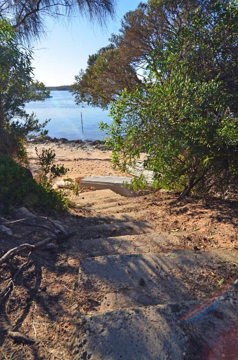 CDC 625 Beach House Incl.rear 2BR Studio - Taree Accommodation 5