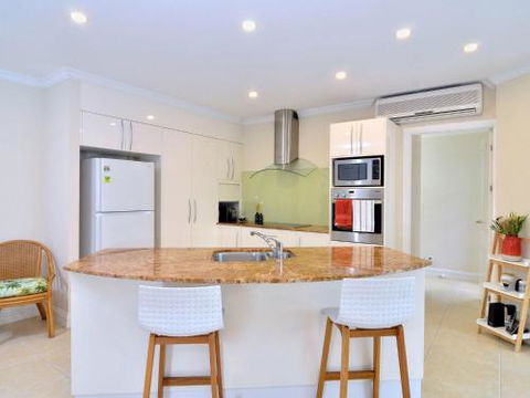 Walk To The Ocean In Five Minutes - Taree Accommodation 3