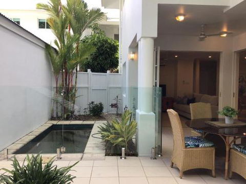 Walk To The Ocean In Five Minutes - Taree Accommodation 1