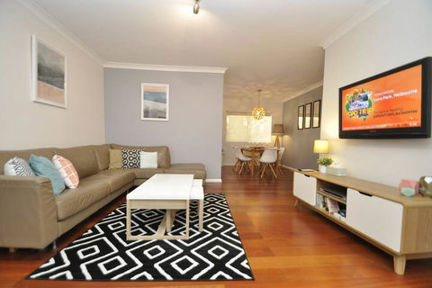 Parramatta Lennox 2 Bedroom - Taree Accommodation 3