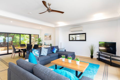 Absolute Airlie Airlie Beach - Taree Accommodation 1