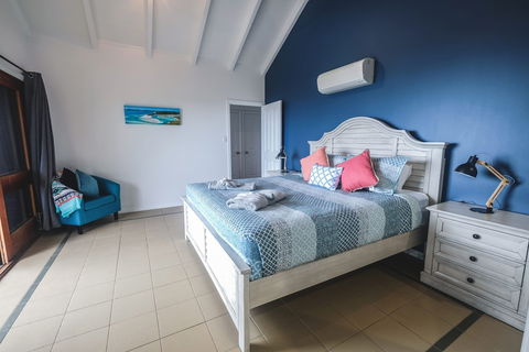 Absolute Airlie Airlie Beach - Taree Accommodation 4
