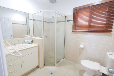 Absolute Airlie Airlie Beach - Taree Accommodation 2