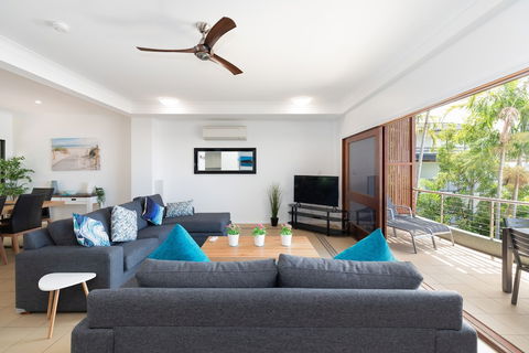 Absolute Airlie Airlie Beach - Taree Accommodation 0
