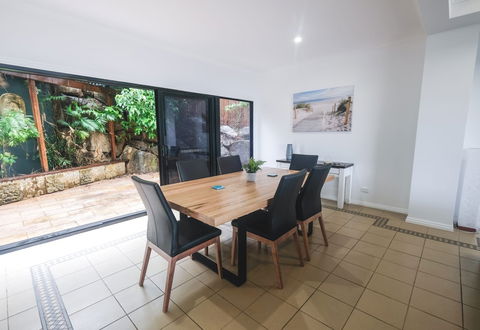 Absolute Airlie Airlie Beach - Taree Accommodation 5