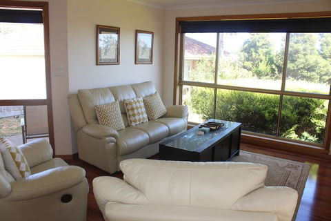 Australian Home Away At Doncaster Andersons Creek 2 - Taree Accommodation 4
