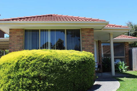 Australian Home Away At Doncaster Andersons Creek 2 - Taree Accommodation 1