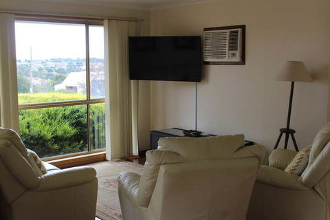 Australian Home Away At Doncaster Andersons Creek 2 - Taree Accommodation 5
