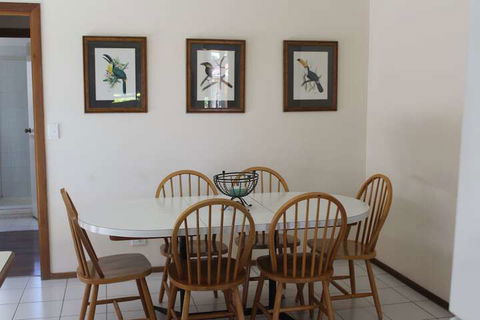 Australian Home Away At Doncaster Andersons Creek 2 - Taree Accommodation 2