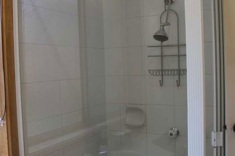 Australian Home Away At Doncaster Andersons Creek 2 - Taree Accommodation 6