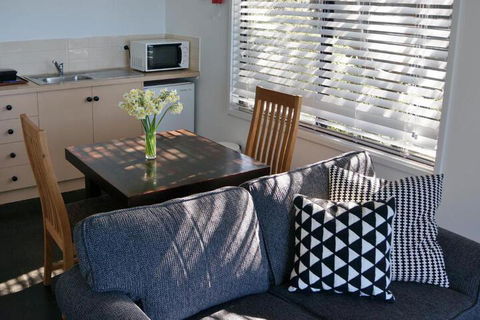 Hamptons On The Bay - Taree Accommodation 2