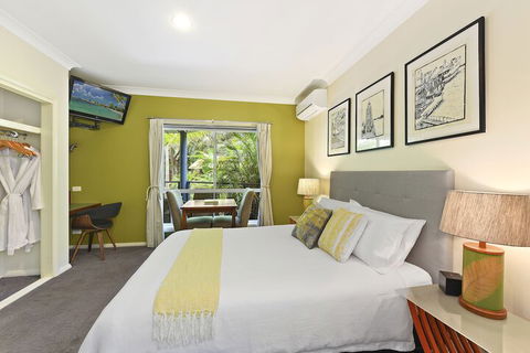 Azura Beach House B&B - Taree Accommodation 7